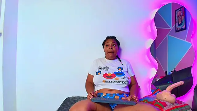 Snapshot of naomi_campbel_ chatting on September 2025 08:42:02 PM naomi campbel online show from September 2025 08:42:02 PM