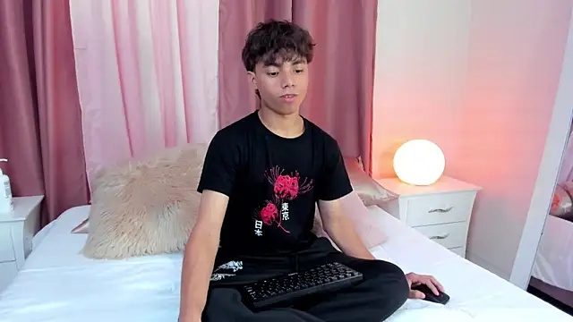 Snapshot of Honeymoon_sariel chatting on October 2025 08:20:01 PM Honeymoon sariel online show from October 2025 08:20:01 PM