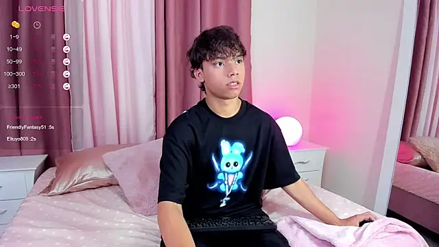 Snapshot of Honeymoon_sariel chatting on November 2025 08:14:01 PM Honeymoon sariel online show from November 2025 08:14:01 PM