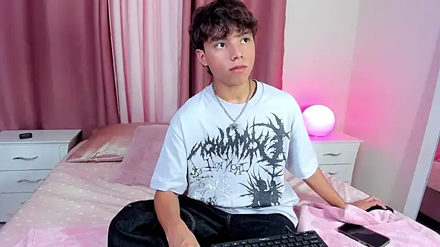 Snapshot of Honeymoon_sariel chatting on November 2025 08:31:01 PM Honeymoon sariel online show from November 2025 08:31:01 PM