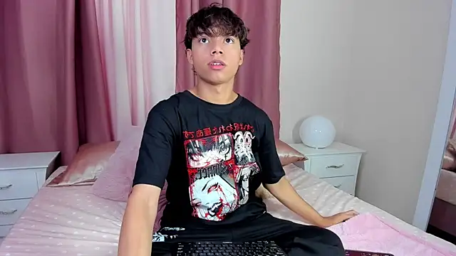 Snapshot of Honeymoon_sariel chatting on November 2025 01:33:02 PM Honeymoon sariel online show from November 2025 01:33:02 PM