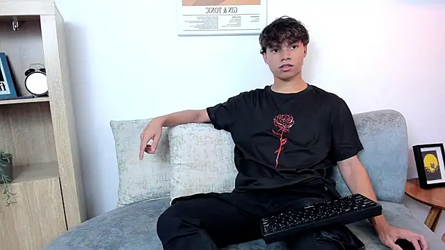 Snapshot of Honeymoon_sariel chatting on November 2025 08:33:02 PM Honeymoon sariel online show from November 2025 08:33:02 PM