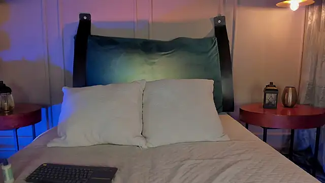 NaishaFord 1 online show from October 2025 02:23:01 AM