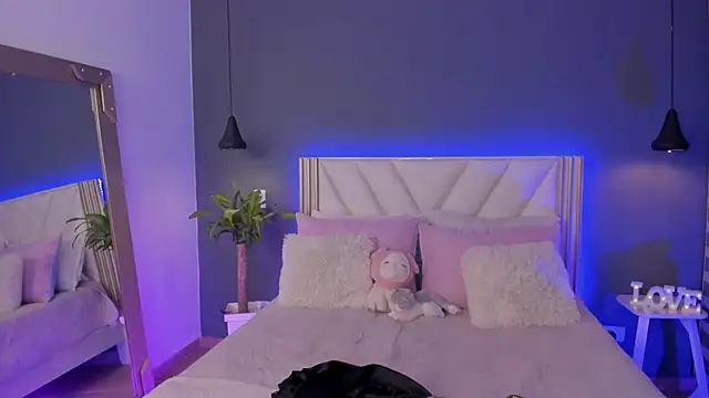 NaishaFord 1 online show from April 2026 03:28:01 AM