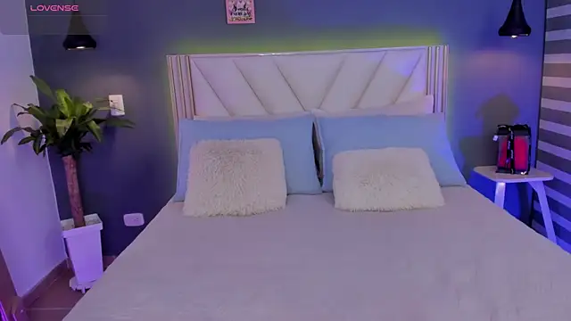 NaishaFord 1 online show from May 2026 05:15:01 AM