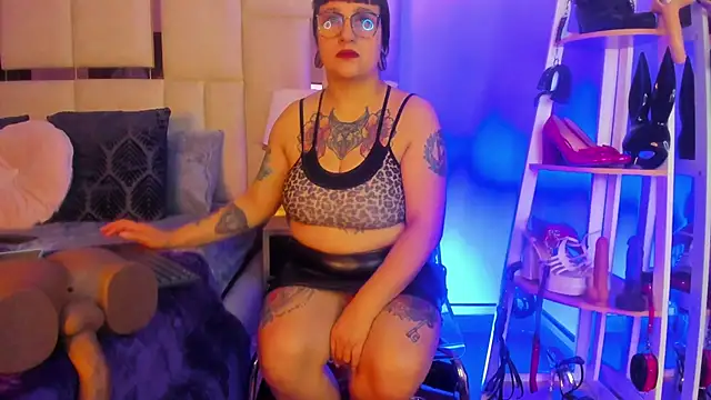 Snapshot of Violett_Novoa chatting on November 2025 11:38:02 AM Violett Novoa online show from November 2025 11:38:02 AM