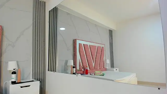 Megan Sweetas online show from October 2025 07:15:02 PM