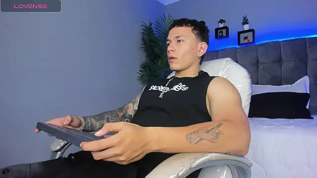 Thomas moon online show from April 2026 01:41:01 PM