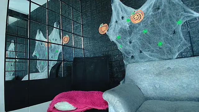 HellAndDante  online show from October 2025 11:24:02 PM