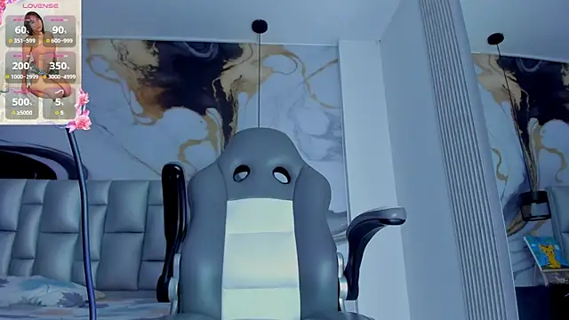 Elowen Clark online show from September 2025 08:20:02 PM