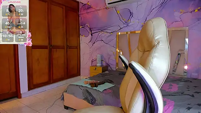 Elowen Clark online show from October 2025 08:31:01 PM