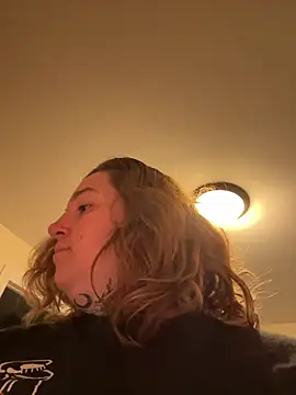 vanessraine online show from April 2026 02:48:02 AM