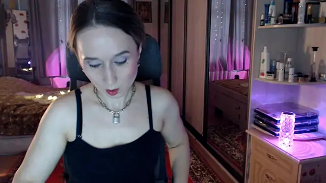 ClassyInna online show from November 2025 04:47:01 AM