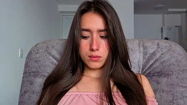 Adhara Kitten online show from April 2026 01:48:02 PM