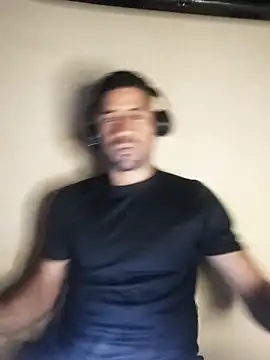 Snapshot of Alexsexygamer chatting on November 2025 01:06:02 AM Alexsexygamer online show from November 2025 01:06:02 AM