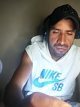 Snapshot of Alexsexygamer chatting on November 2025 03:05:01 AM Alexsexygamer online show from November 2025 03:05:01 AM