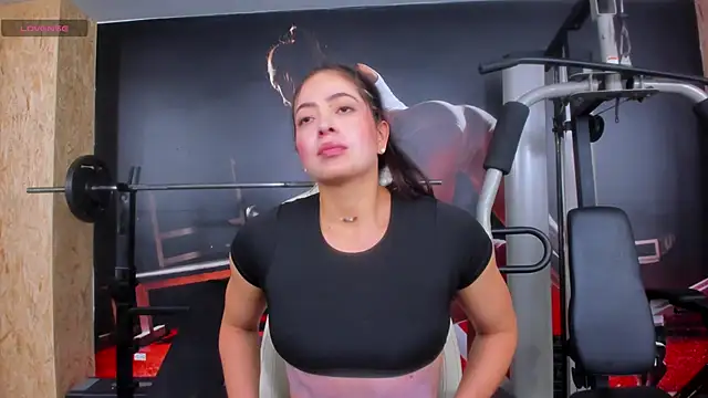 AlaskaAmato online show from November 2025 07:27:01 PM