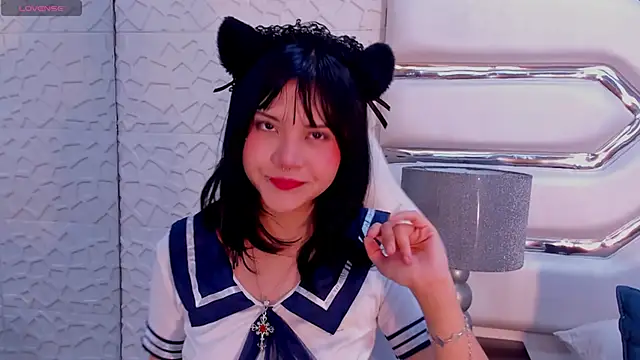 Snapshot of TatiLee chatting on November 2025 05:55:02 PM TatiLee online show from November 2025 05:55:02 PM