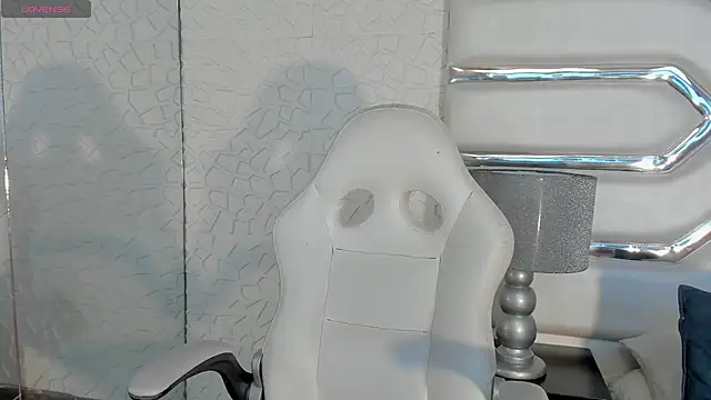 Snapshot of TatiLee chatting on November 2025 05:34:02 PM TatiLee online show from November 2025 05:34:02 PM