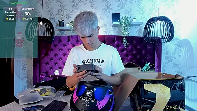 Snapshot of nicktorn chatting on December 2025 12:47:01 PM nicktorn online show from December 2025 12:47:01 PM