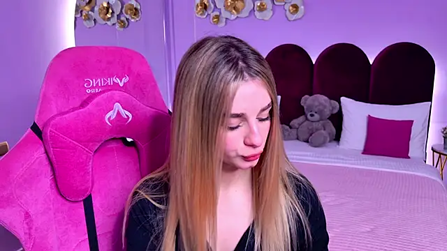 SweetyLicky online show from November 2025 04:17:02 PM