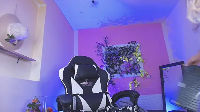 Katy bratz  online show from September 2025 02:24:02 AM