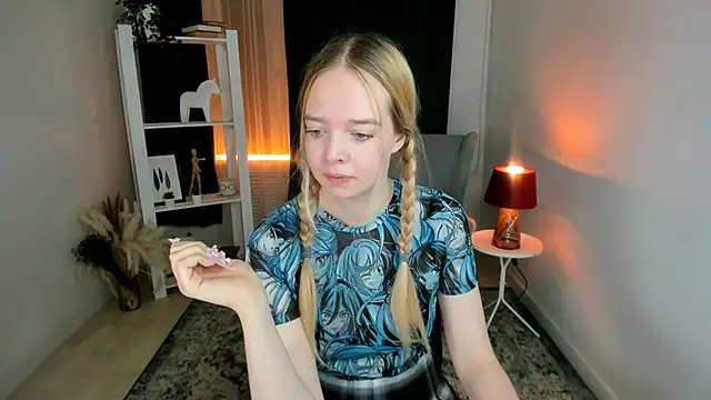 Snapshot of BellaMontgomery chatting on December 2025 10:25:01 PM BellaMontgomery online show from December 2025 10:25:01 PM