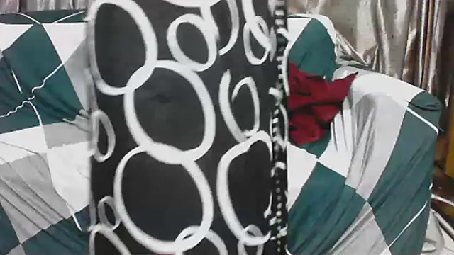 horny  couple  online show from December 2025 05:30:01 PM