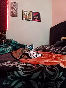 hot-twin online show from December 2025 08:29:01 PM