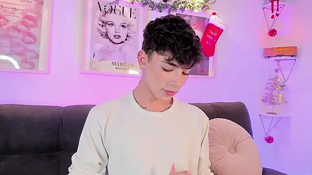 Snapshot of evan_voss chatting on December 2025 01:04:02 PM evan voss online show from December 2025 01:04:02 PM