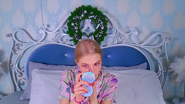 4example Chloe online show from December 2025 11:08:02 AM