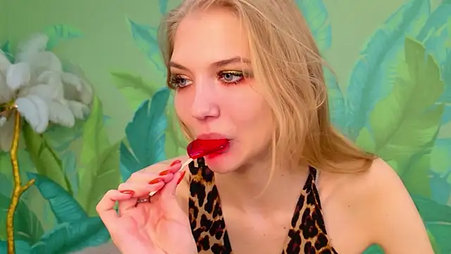 4example Chloe online show from April 2026 06:19:01 AM