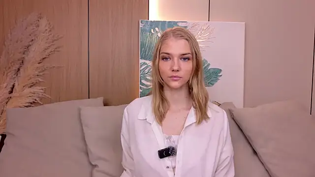 4example Chloe online show from June 2026 05:30:01 AM