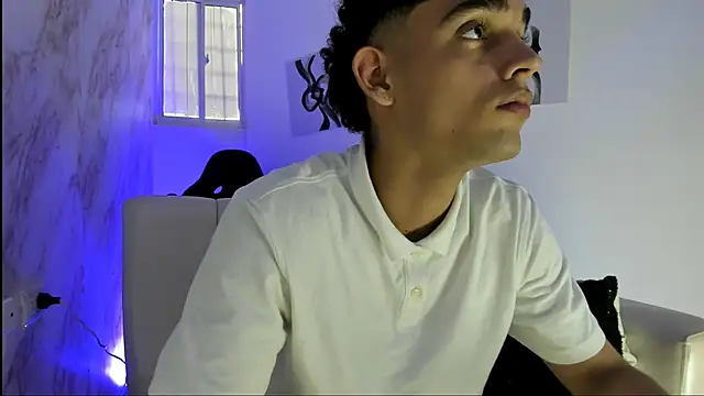 Snapshot of nathan_shimmer chatting on November 2025 01:01:02 PM nathan shimmer online show from November 2025 01:01:02 PM