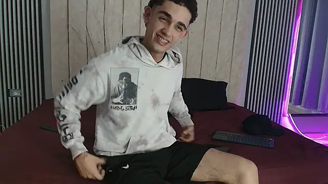 Snapshot of nathan_shimmer chatting on November 2025 09:02:02 PM nathan shimmer online show from November 2025 09:02:02 PM