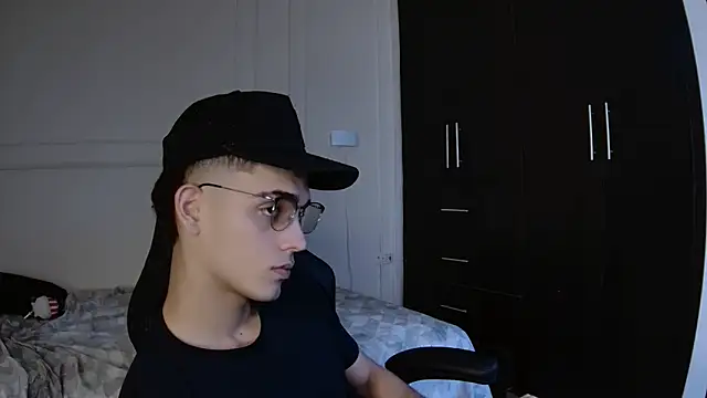 Snapshot of nathan_shimmer chatting on December 2025 01:26:01 PM nathan shimmer online show from December 2025 01:26:01 PM