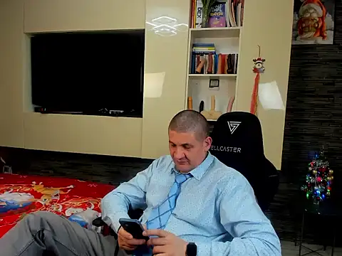 SpartacusDaddy48 online show from January 2026 11:17:01 PM