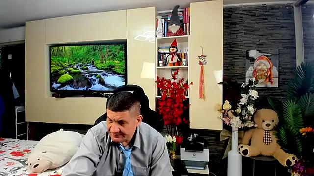 SpartacusDaddy48 online show from April 2026 01:41:01 PM