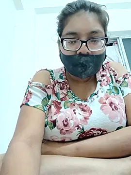 Snapshot of Elie_couple143 chatting on October 2025 06:40:02 PM Elie couple143 online show from October 2025 06:40:02 PM