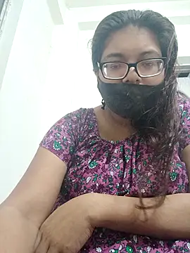 Snapshot of Elie_couple143 chatting on October 2025 06:42:01 PM Elie couple143 online show from October 2025 06:42:01 PM