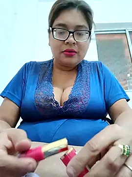 Snapshot of Elie_couple143 chatting on November 2025 07:51:02 AM Elie couple143 online show from November 2025 07:51:02 AM