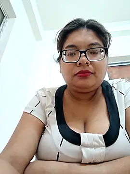 Snapshot of Elie_couple143 chatting on December 2025 07:38:01 AM Elie couple143 online show from December 2025 07:38:01 AM