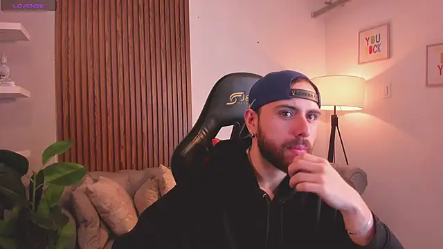 Maximo Wolff online show from April 2026 01:11:02 AM