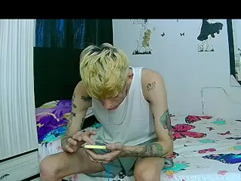 Snapshot of KinkyLatinCock chatting on October 2025 10:18:02 PM KinkyLatinCock online show from October 2025 10:18:02 PM