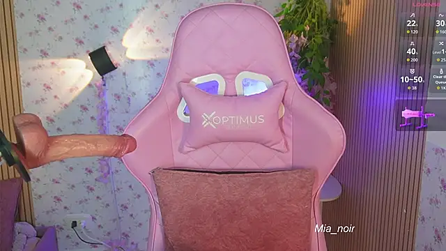 mia noir online show from April 2026 04:34:01 AM