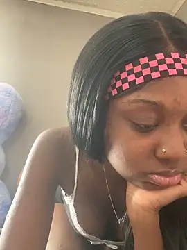 HennessyBaby21 online show from April 2026 09:09:02 PM