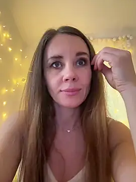 Snapshot of LucieMack chatting on February 2026 01:20:02 PM LucieMack online show from February 2026 01:20:02 PM