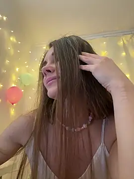 Snapshot of LucieMack chatting on February 2026 04:15:02 PM LucieMack online show from February 2026 04:15:02 PM