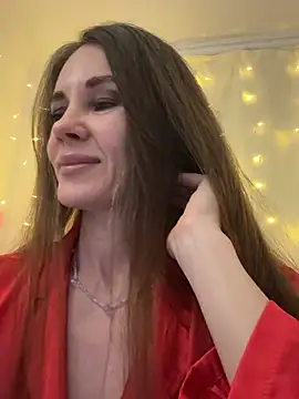 Snapshot of LucieMack chatting on February 2026 05:53:01 PM LucieMack online show from February 2026 05:53:01 PM