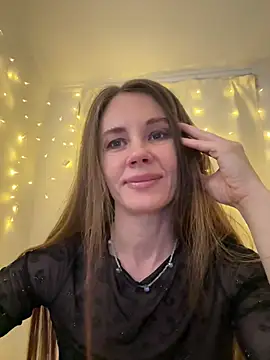 Snapshot of LucieMack chatting on February 2026 05:13:02 PM LucieMack online show from February 2026 05:13:02 PM